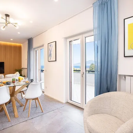 Sorrentovibes - Modern Family With Views *