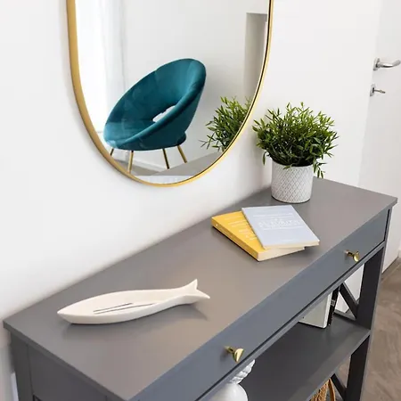 Sorrentovibes - Modern Family With Views *