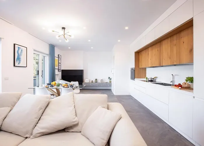 Sorrentovibes - Modern Family With Views